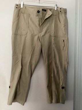 Eddie Bauer khaki cargo cropped pants
